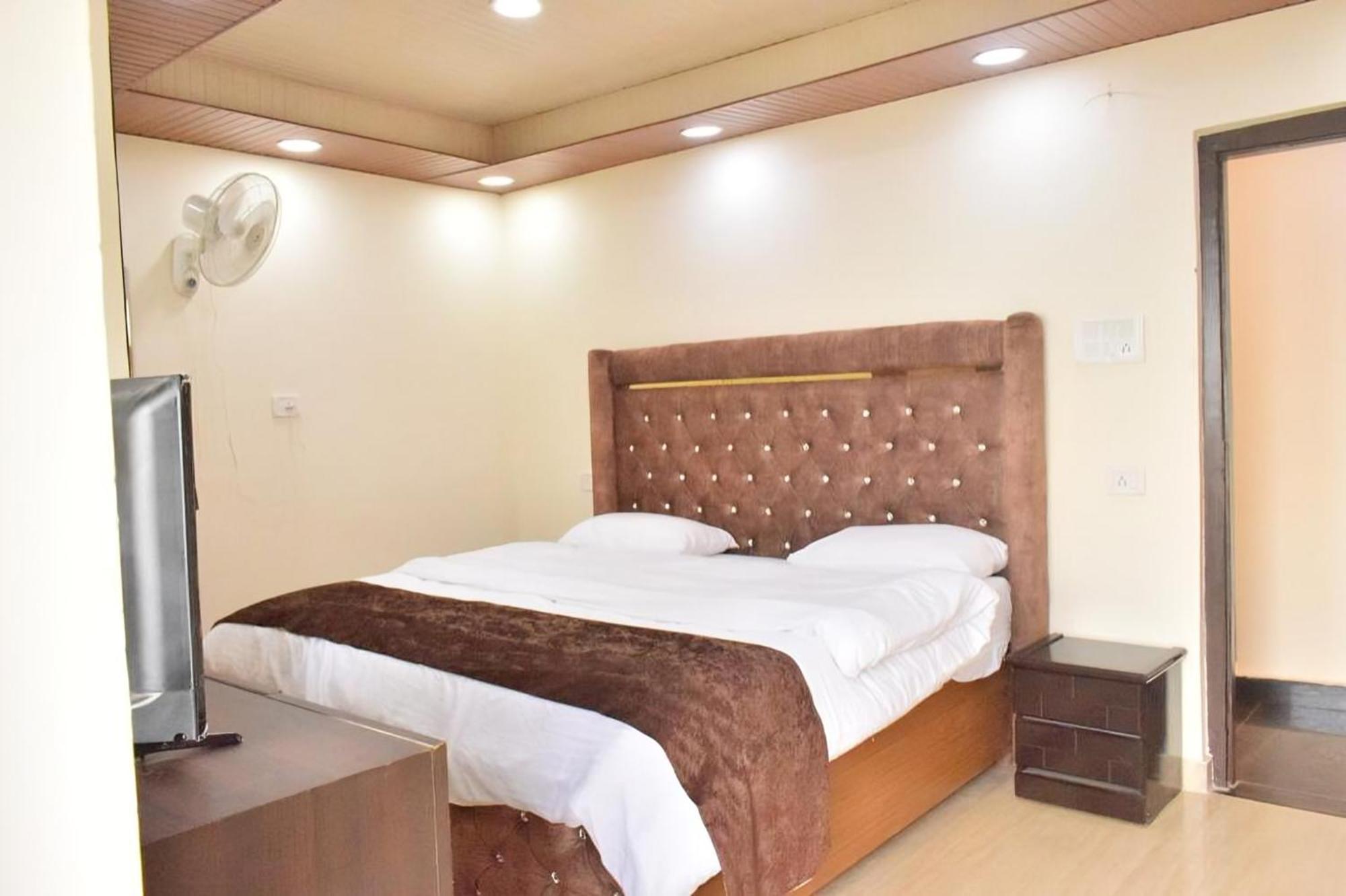 Rudhraksh Villa 4Br- Perfect Vacay Villa Мусори Екстериор снимка